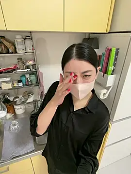 akimix xoxo online show from March 4, 2026, 4:04 pm