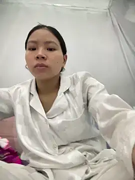 Snapshot of Milk_xx chatting on November 3, 2025, 2:53 pm Milk xx online show from November 3, 2025, 2:53 pm