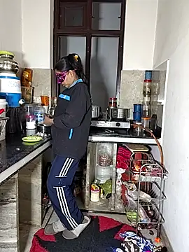 Heena-143 online show from February 8, 2026, 12:47 pm