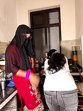 Heena-143 online show from April 4, 2026, 4:02 pm