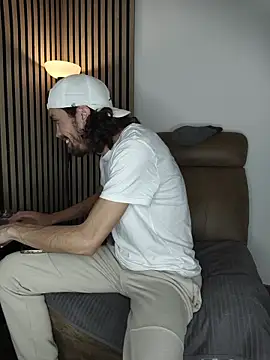 Snapshot of findomhot chatting on December 16, 2025, 9:19 pm findomhot online show from December 16, 2025, 9:19 pm