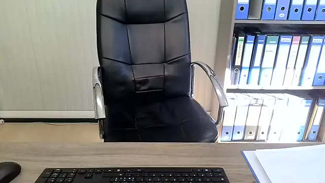 Snapshot of Evasionee chatting on February 25, 2026, 8:47 am Evasionee online show from February 25, 2026, 8:47 am