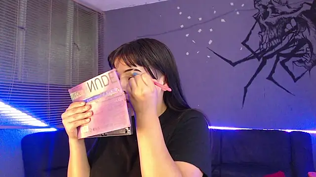 Snapshot of Thalia_honey chatting on November 6, 2025, 4:49 am Thalia honey online show from November 6, 2025, 4:49 am