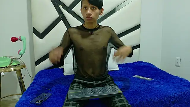 Snapshot of ALEXANDRO_BOVER chatting on October 30, 2025, 7:44 pm ALEXANDRO BOVER online show from October 30, 2025, 7:44 pm