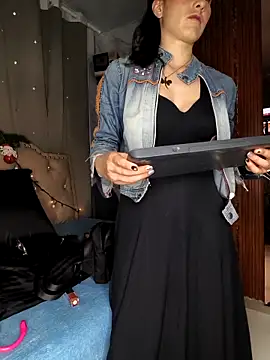 eva delight  online show from December 16, 2025, 11:14 am