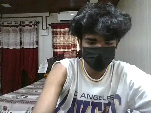 Snapshot of kriZ08 chatting on May 2, 2026, 9:25 am kriZ08 online show from May 2, 2026, 9:25 am