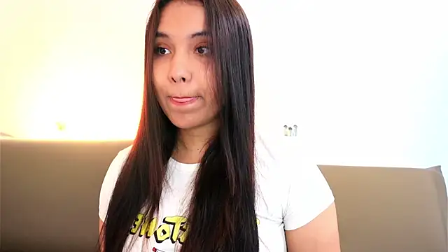 Isabelle Lane online show from April 4, 2026, 12:45 pm