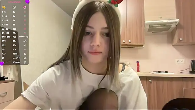 AidaGloshen online show from December 22, 2025, 4:40 pm