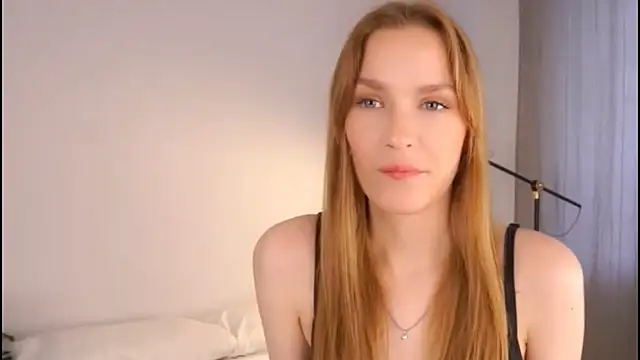 Snapshot of Helenspenss_ chatting on October 25, 2025, 10:21 pm Helenspenss  online show from October 25, 2025, 10:21 pm