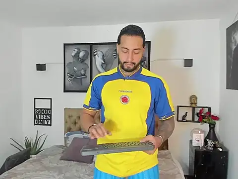 christopher palmerjs online show from November 5, 2025, 7:28 pm