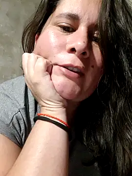 Clara Arg online show from November 24, 2025, 2:22 am