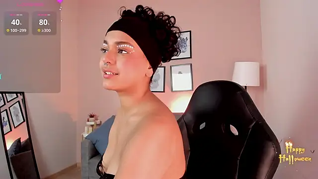 Snapshot of Andrux__ chatting on November 4, 2025, 4:55 pm Andrux online show from November 4, 2025, 4:55 pm