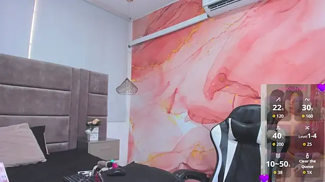 laliItaclark online show from April 7, 2026, 11:45 am