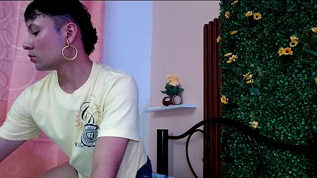 angel666smit online show from November 4, 2025, 6:22 pm