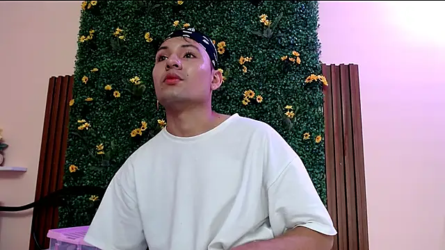 angel666smit online show from November 1, 2025, 6:13 pm