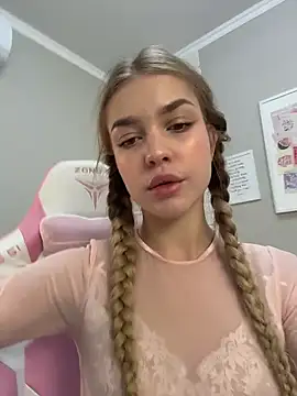 JenniNellson online show from November 20, 2025, 5:02 pm