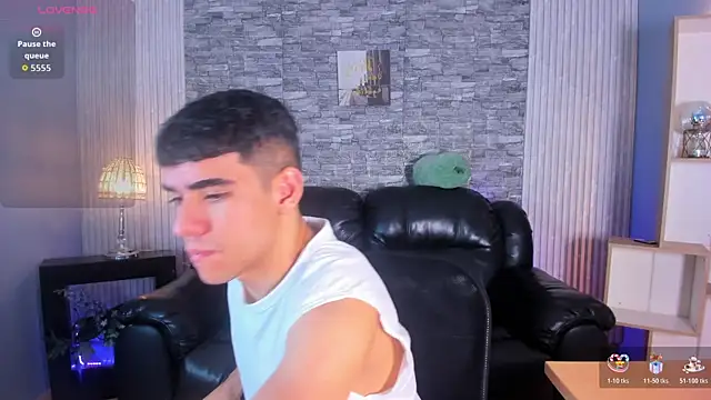 zack joness18 online show from November 15, 2025, 3:54 am