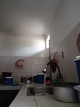 Snapshot of YeseniaRodriguez3 chatting on October 28, 2025, 12:04 pm YeseniaRodriguez3 online show from October 28, 2025, 12:04 pm