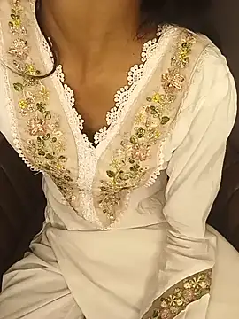 Snapshot of Marathi_Queen1 chatting on June 24, 2026, 12:04 pm Marathi Queen1 online show from June 24, 2026, 12:04 pm