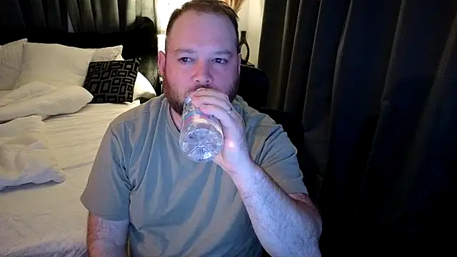 Snapshot of john_clarisa chatting on October 31, 2025, 8:00 am john clarisa online show from October 31, 2025, 8:00 am