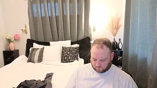 Snapshot of john_clarisa chatting on October 28, 2025, 4:35 am john clarisa online show from October 28, 2025, 4:35 am