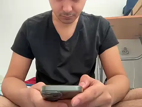 madarato20 online show from October 30, 2025, 7:50 am