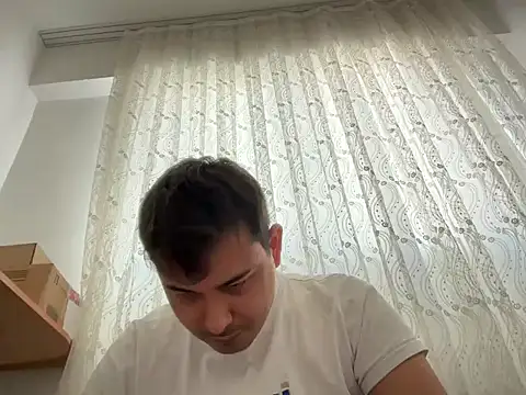 madarato20 online show from December 3, 2025, 11:53 am