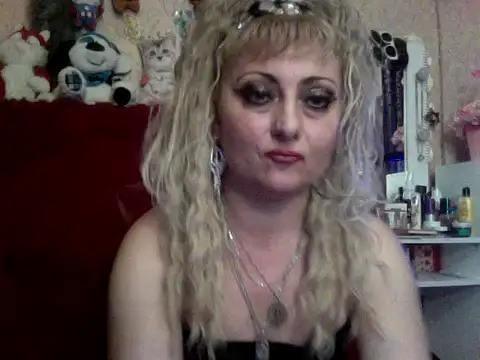 Snapshot of xHot_Amazonq chatting on November 1, 2025, 7:52 pm xHot Amazonq online show from November 1, 2025, 7:52 pm