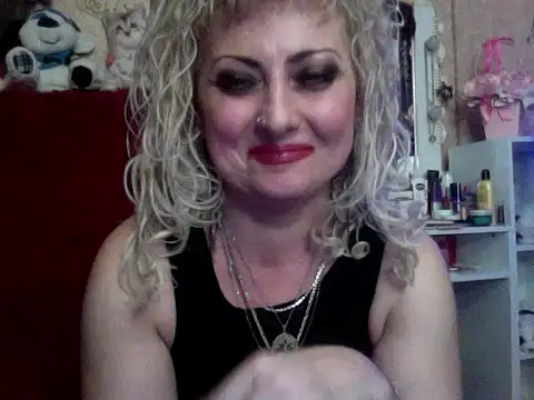 xHot Amazonq online show from November 3, 2025, 10:02 pm