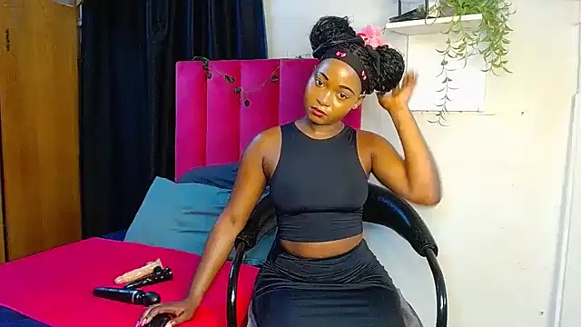 Lisa-001 online show from December 18, 2025, 1:59 pm