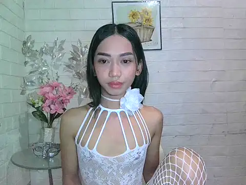 Snapshot of Queenpau chatting on October 28, 2025, 12:37 pm Queenpau online show from October 28, 2025, 12:37 pm