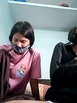 mona-33 online show from November 2, 2025, 11:04 am