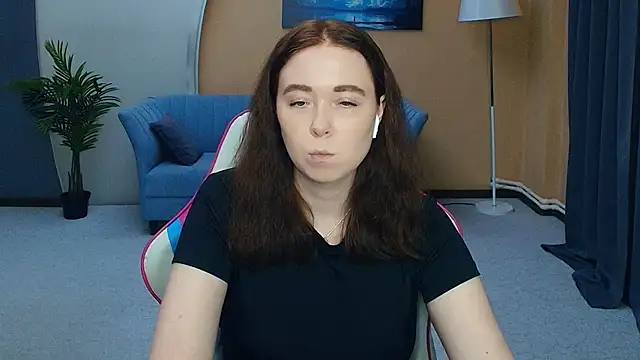 AddieOsler online show from May 13, 2026, 7:43 pm
