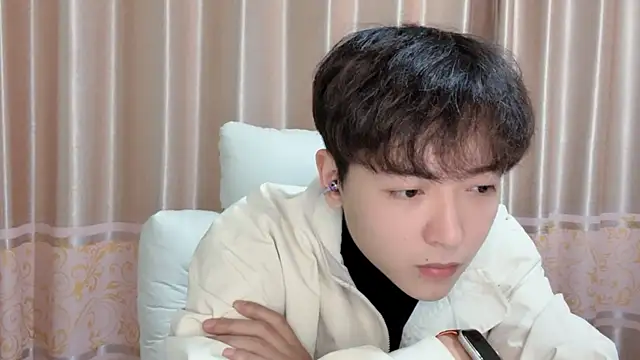 xiaoxiao1025 online show from October 30, 2025, 12:58 pm