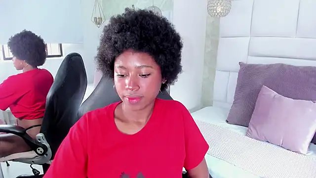 violeta ruizz online show from November 24, 2025, 4:29 pm