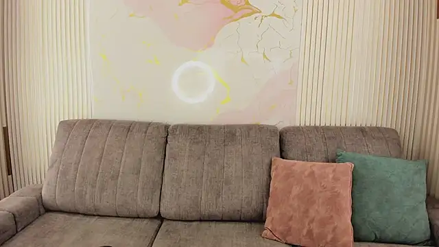 NhoanBrunette online show from February 17, 2026, 1:08 pm