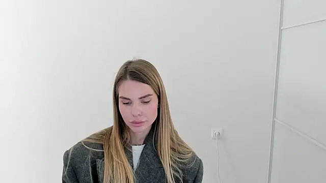 Snapshot of LinaBey chatting on November 15, 2025, 12:53 pm LinaBey online show from November 15, 2025, 12:53 pm