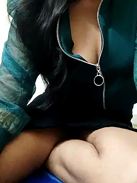 SexyBonitaaa online show from November 28, 2025, 7:14 pm