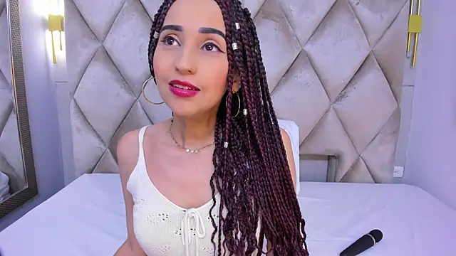 Snapshot of violett_rabbit_ chatting on February 6, 2026, 8:05 pm violett rabbit online show from February 6, 2026, 8:05 pm