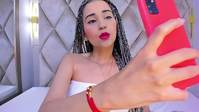 violett rabbit  online show from December 3, 2025, 8:19 pm