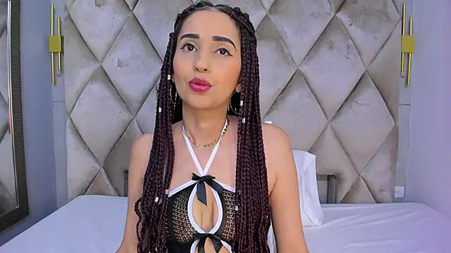 violett rabbit  online show from March 24, 2026, 8:20 pm