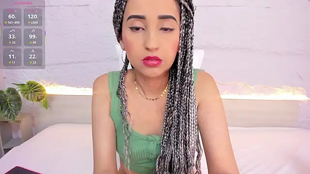 violett rabbit  online show from November 8, 2025, 12:31 pm