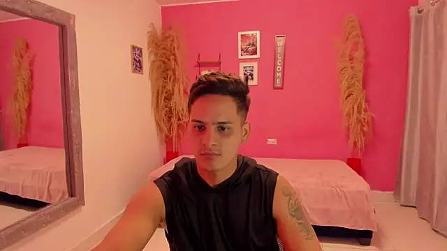 elmasmas01 online show from December 2, 2025, 12:00 am