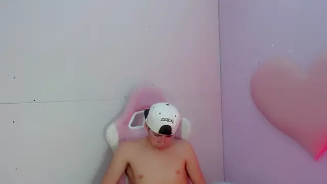 Snapshot of Cash_G_ chatting on January 14, 2026, 8:45 pm Cash G online show from January 14, 2026, 8:45 pm