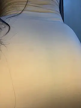 Im Saraaaa online show from November 28, 2025, 2:23 am