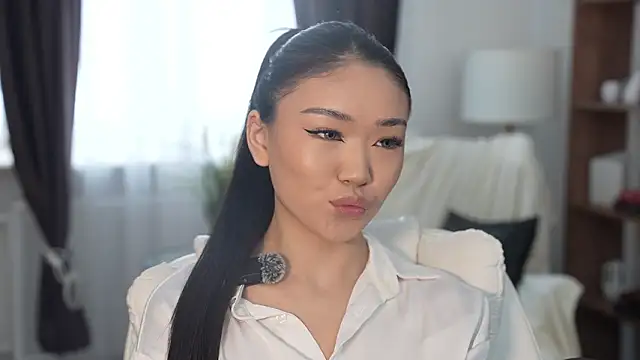 Snapshot of OnieClose chatting on February 2, 2026, 8:24 am OnieClose online show from February 2, 2026, 8:24 am