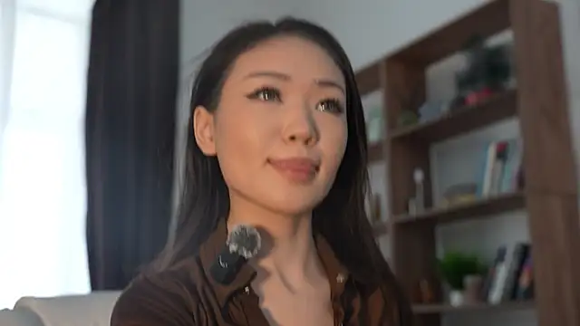 Snapshot of OnieClose chatting on February 8, 2026, 7:50 am OnieClose online show from February 8, 2026, 7:50 am