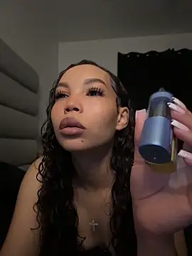 Snapshot of nikkiloveee chatting on May 4, 2026, 3:54 am nikkiloveee online show from May 4, 2026, 3:54 am