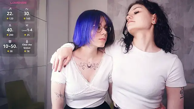 KellePourier online show from November 21, 2025, 7:35 pm