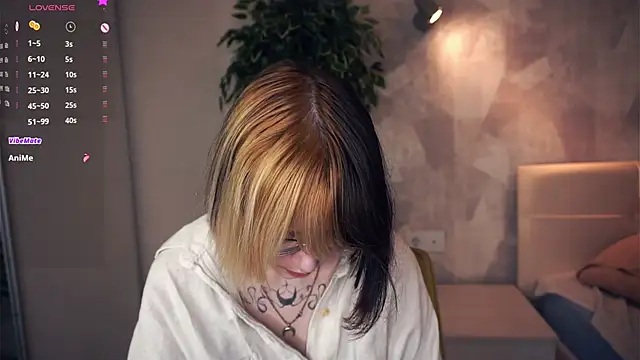 Snapshot of KellePourier chatting on February 14, 2026, 6:19 pm KellePourier online show from February 14, 2026, 6:19 pm